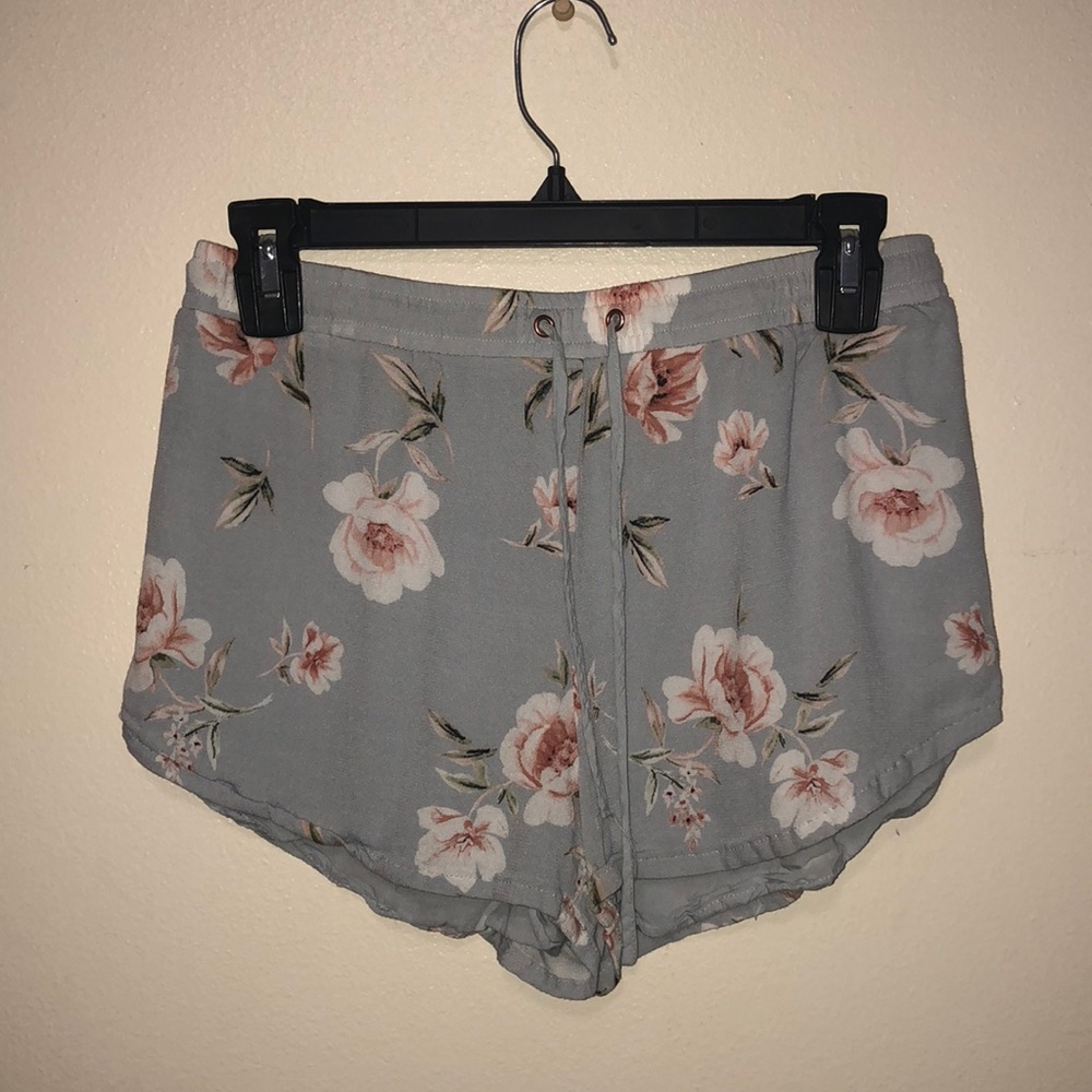 Floral flowy shorts